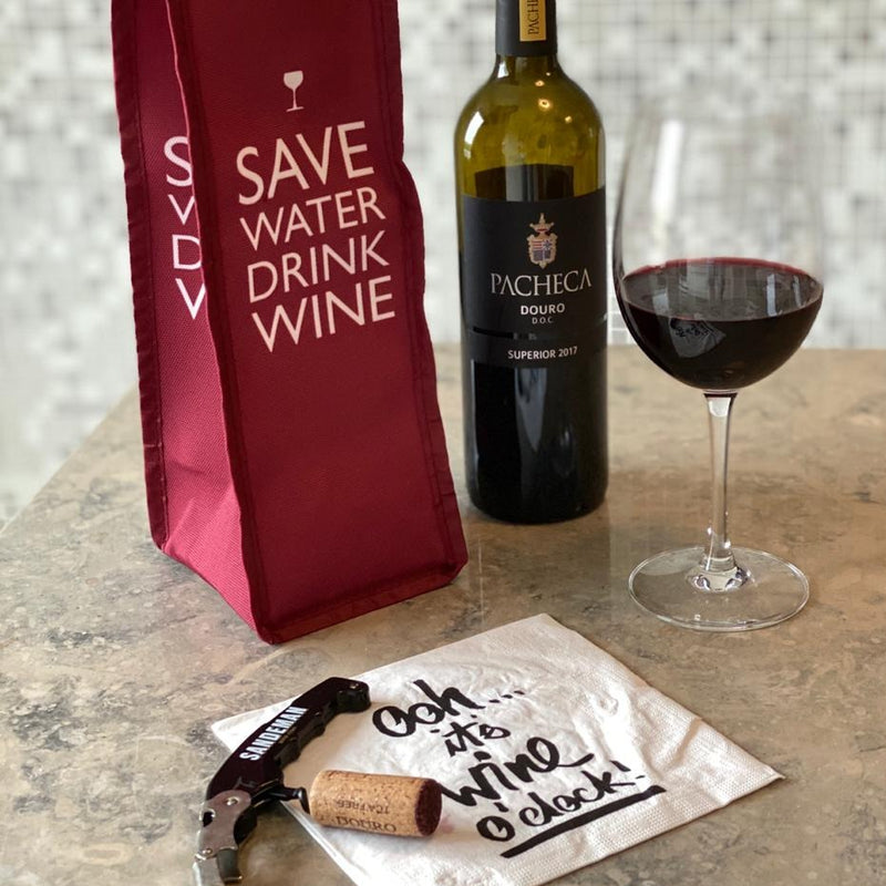 Ótimo para ofereceres, junta-o ao nosso saco de vinho e faz a prenda ainda mais especial!